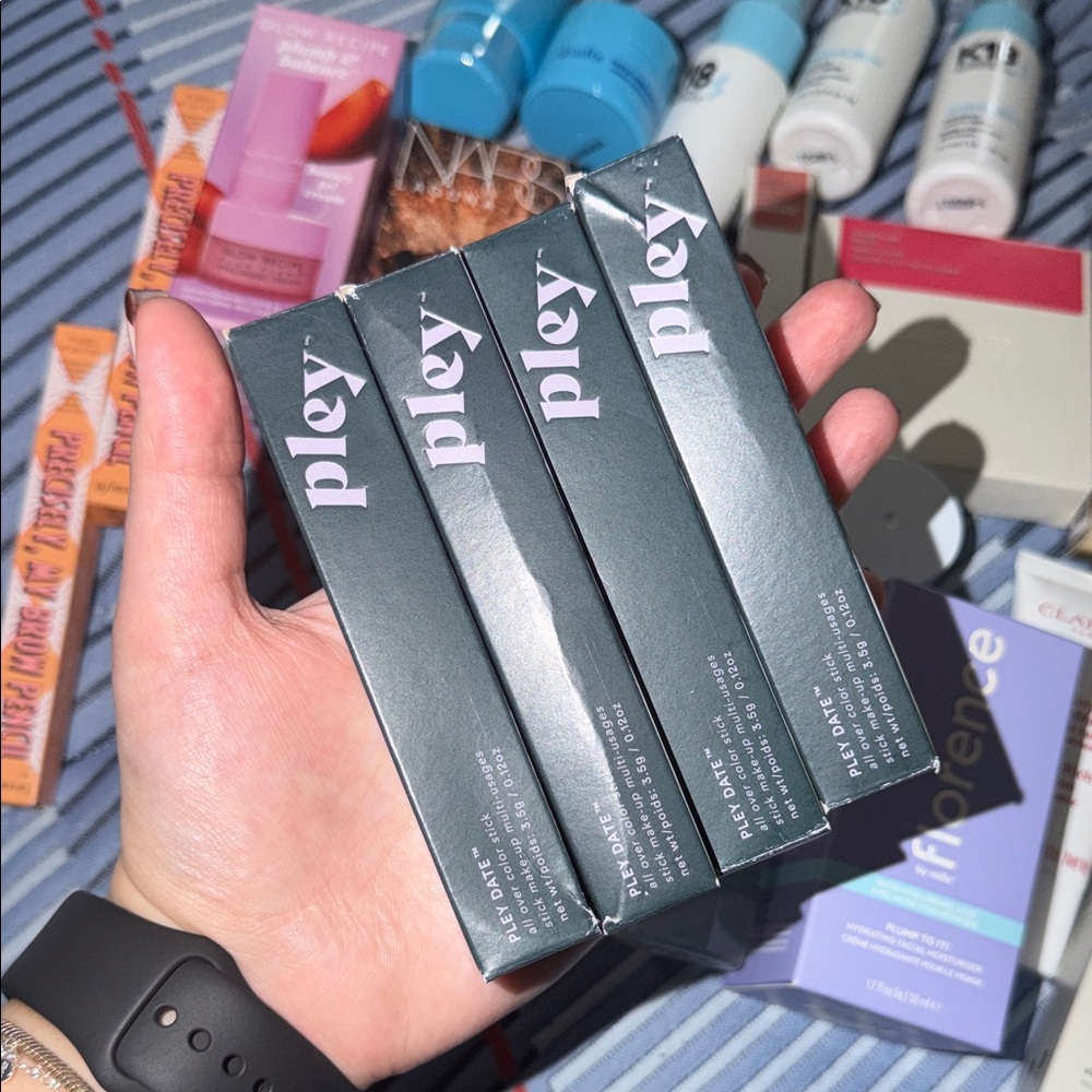 Pley Hydrating Lipstick Set — Pink